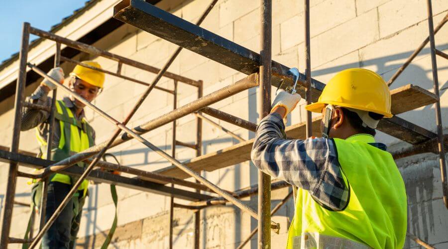 Professional gutter cleaning in Lilburn, GA